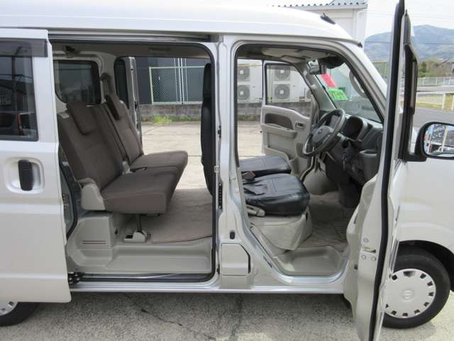 Nissan NV100 Clipper 11