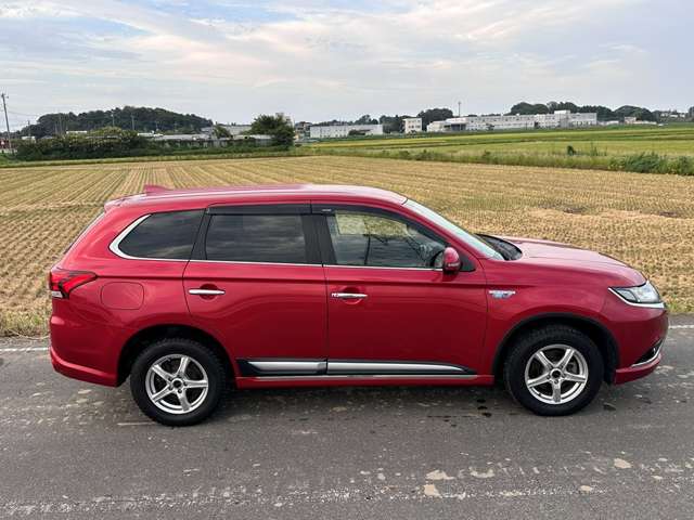 Mitsubishi Outlander PHEV 7