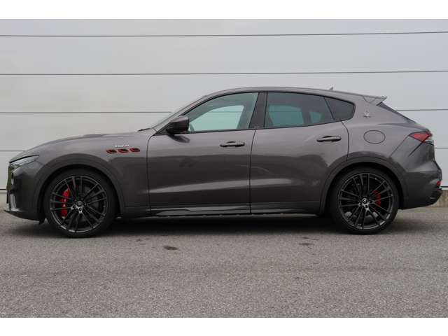 Maserati Levante 5