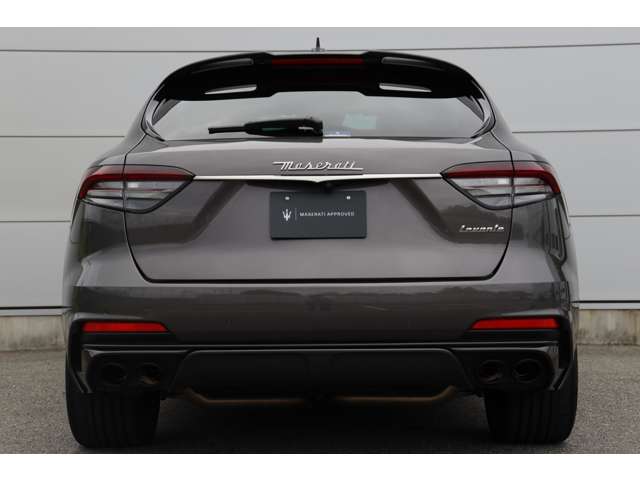 Maserati Levante 8