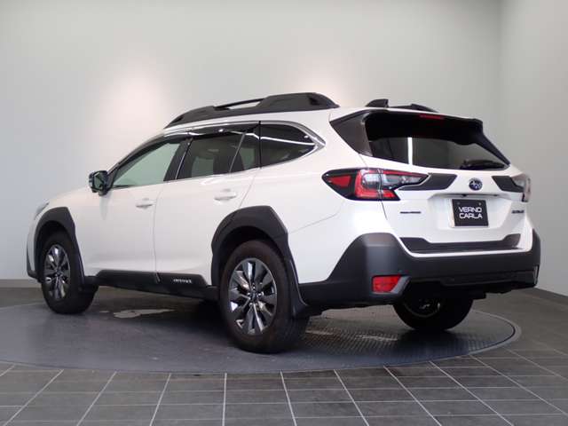 Subaru Legacy Outback 11