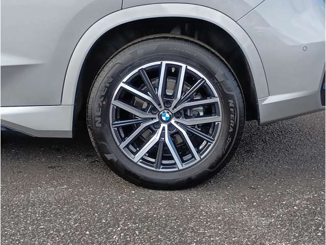 BMW iX1 9