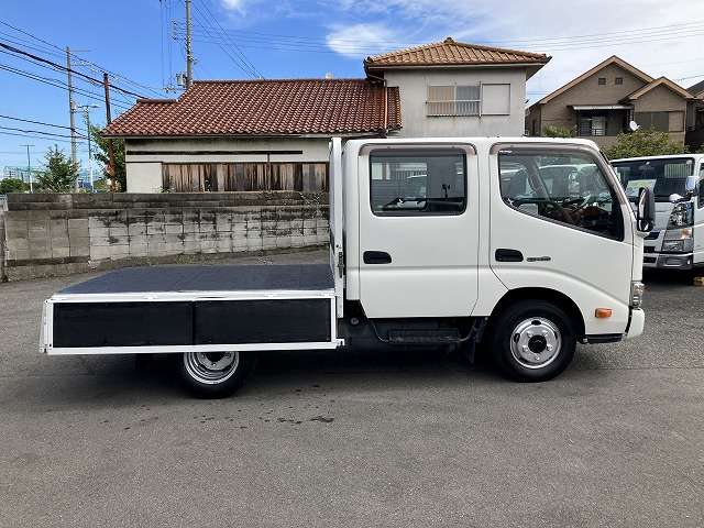 Hino Dutro 12