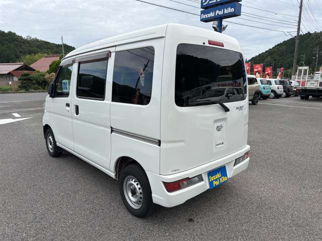Daihatsu Hijet Cargo 12