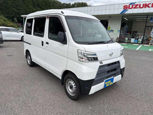 Daihatsu Hijet Cargo 6