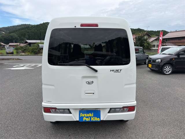 Daihatsu Hijet Cargo 8