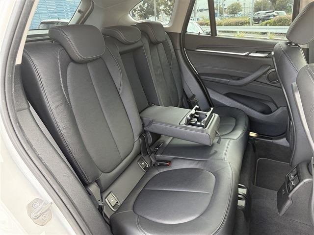BMW X1 8