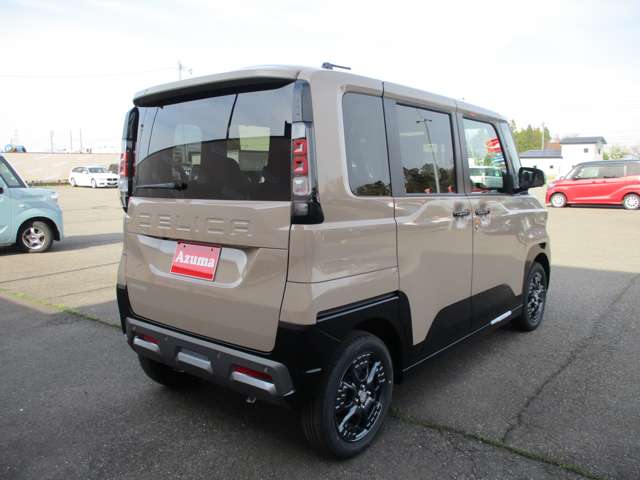 Mitsubishi Delica Mini 6