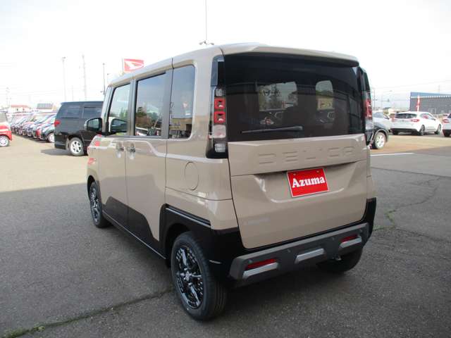 Mitsubishi Delica Mini 8