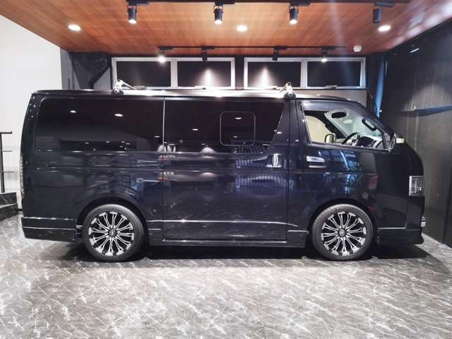Toyota Regius Ace 11