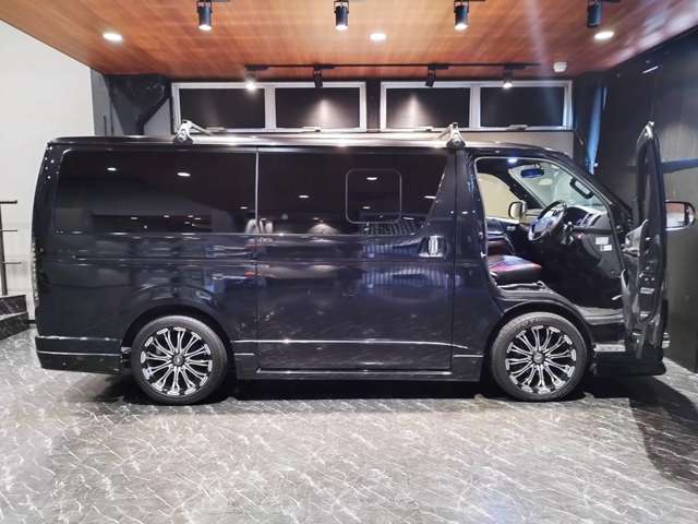 Toyota Regius Ace 12
