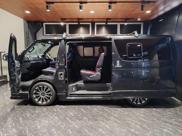 Toyota Regius Ace 6