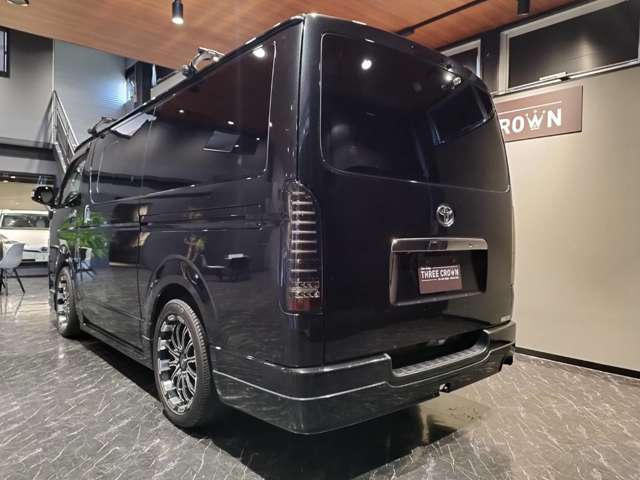 Toyota Regius Ace 7