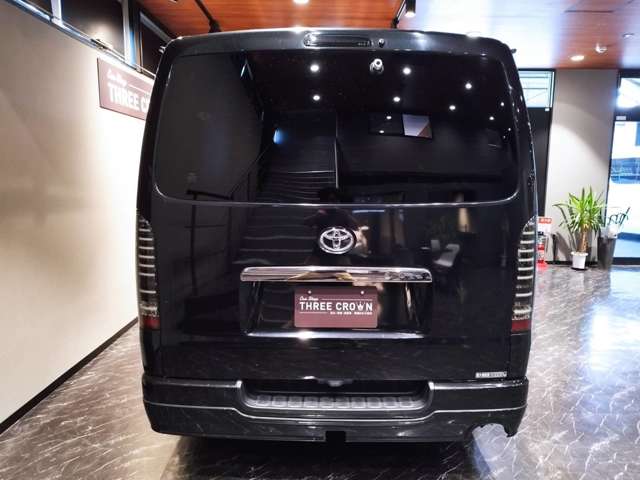 Toyota Regius Ace 8