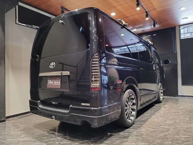 Toyota Regius Ace 9