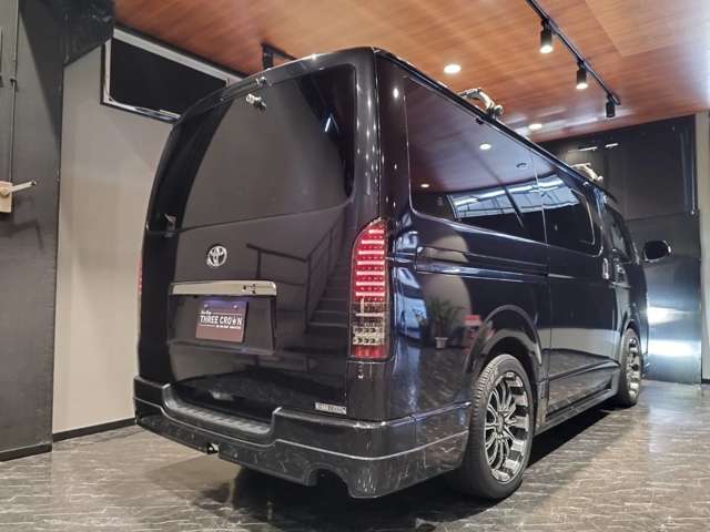 Toyota Regius Ace 10