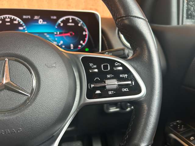 Mercedes-Benz GLB 12