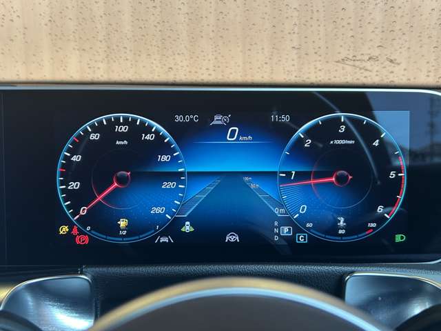 Mercedes-Benz GLB 10