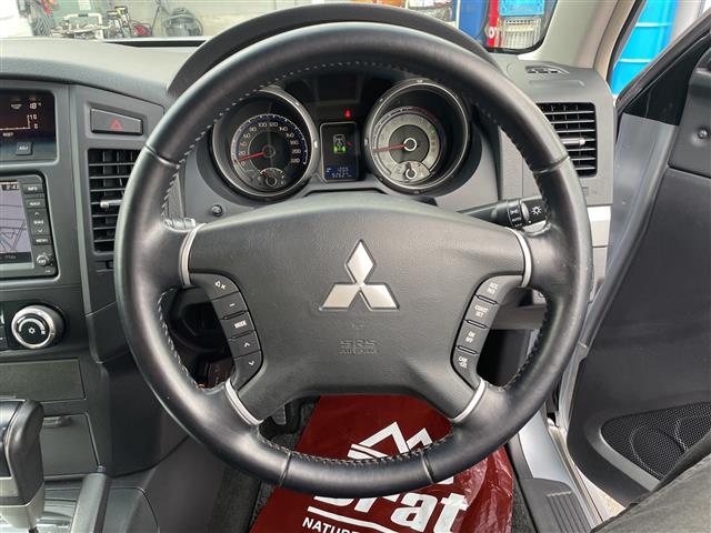 Mitsubishi Pajero 4