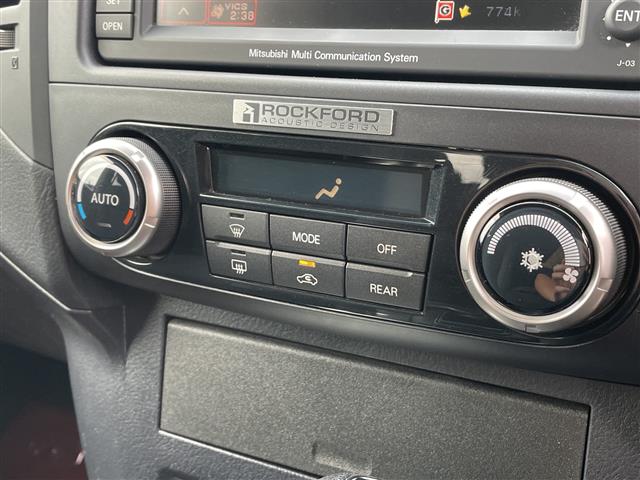 Mitsubishi Pajero 9