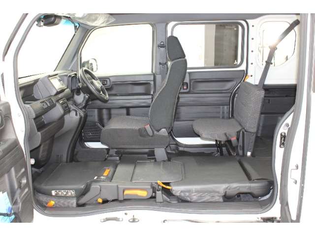 Honda N-VAN 8