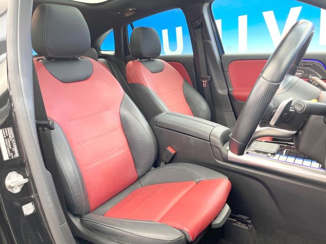 Mercedes-Benz GLA-Class 10