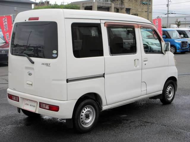 Daihatsu Hijet Cargo 11