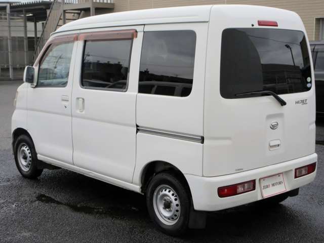 Daihatsu Hijet Cargo 12