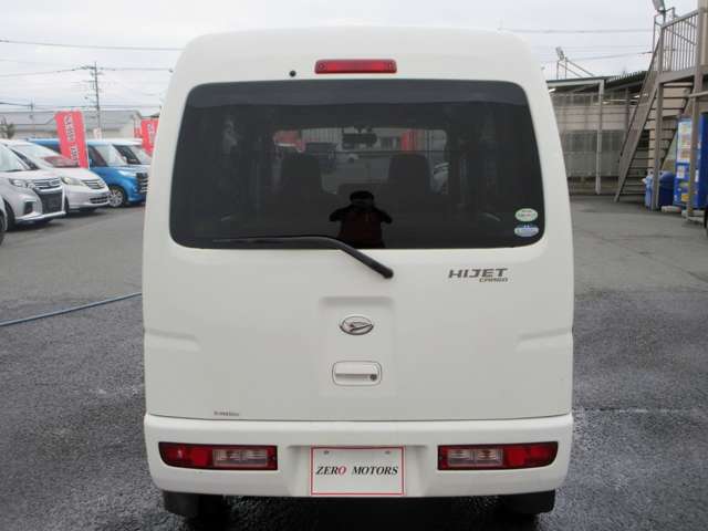 Daihatsu Hijet Cargo 6