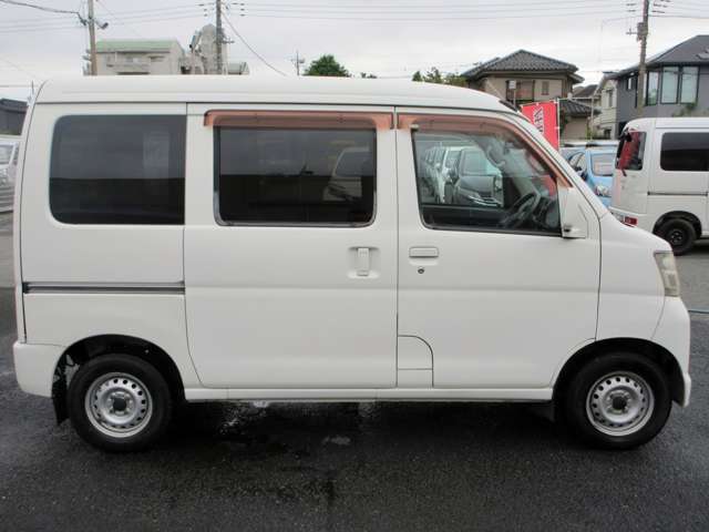 Daihatsu Hijet Cargo 7