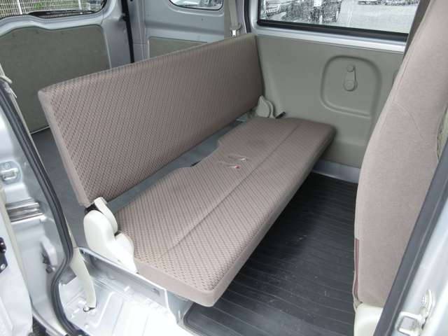 Nissan NV100 Clipper 11
