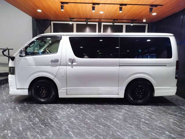 Toyota Regius Ace 4