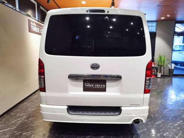 Toyota Regius Ace 8