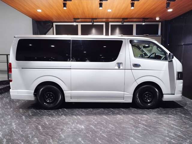 Toyota Regius Ace 10