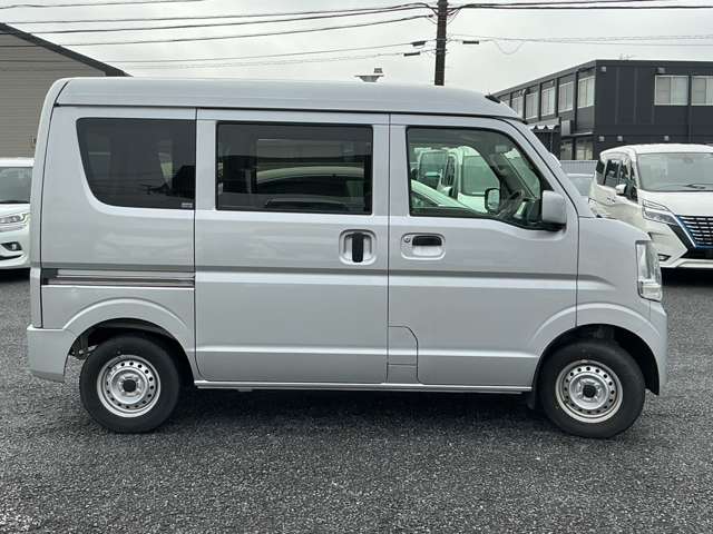 Nissan NV100 Clipper 6