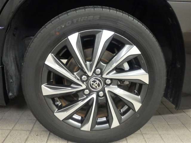 Toyota Voxy 8