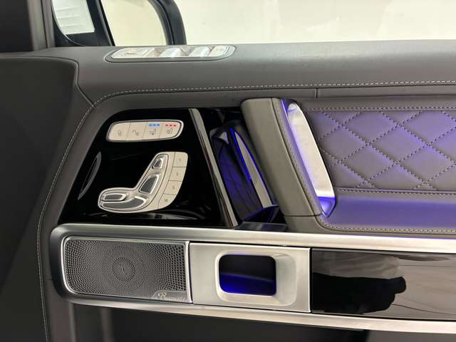 Mercedes-Benz G-Class 8