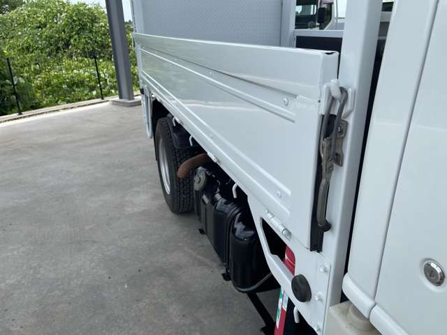 Isuzu Elf 9