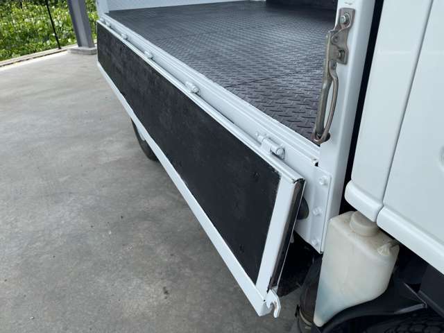 Isuzu Elf 10