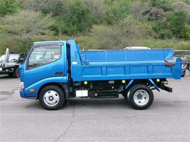 Hino Dutro 4