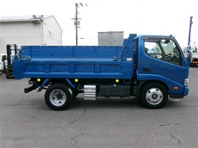 Hino Dutro 8
