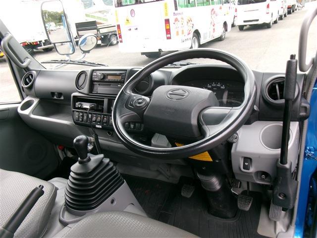 Hino Dutro 9