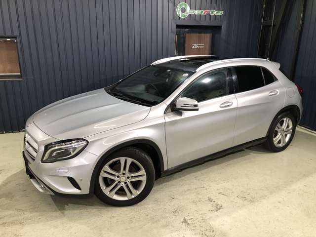 Mercedes-Benz GLA-Class 6