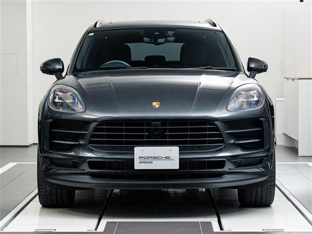 Porsche Macan 3