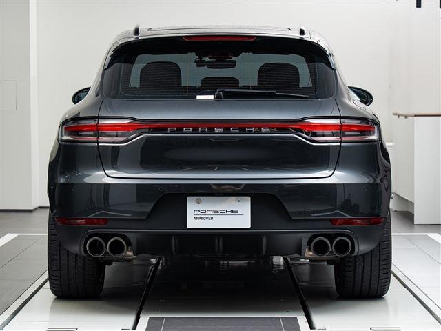 Porsche Macan 4