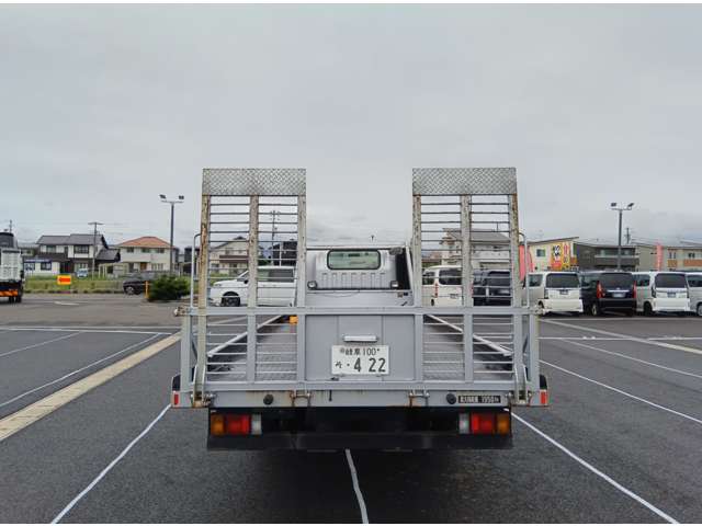 Isuzu Elf 9