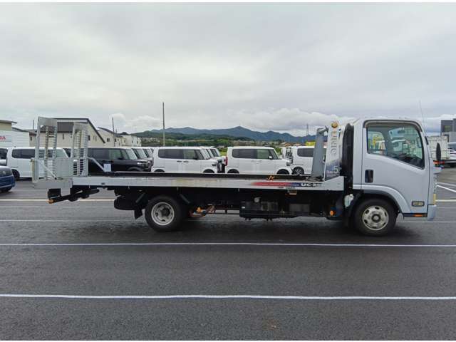Isuzu Elf 10