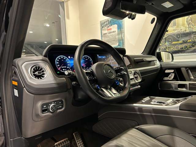Mercedes-Benz G-Class 8