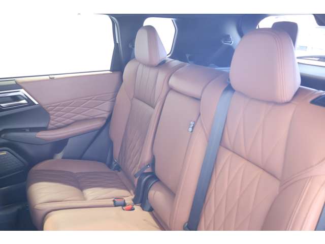 Mitsubishi Outlander 7