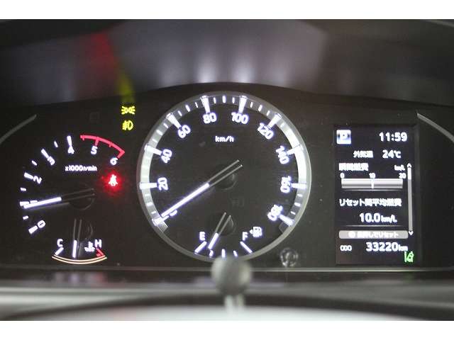 Toyota Hiace Van 12